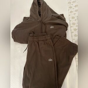 Alo sweatsuit set